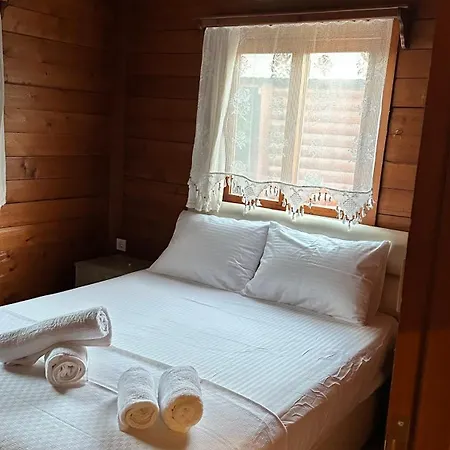 Bed & Breakfast Woodentowns-ahsap Evler 3*